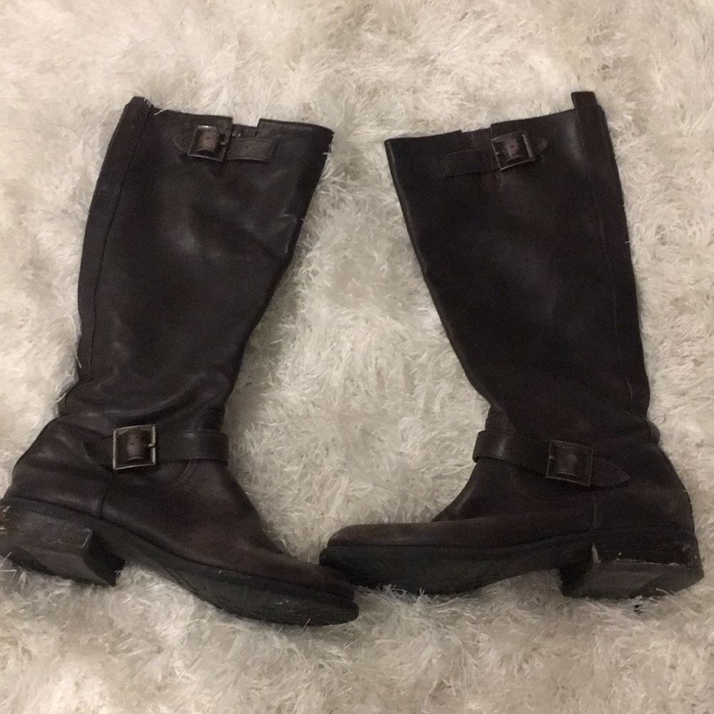 brown riding boots